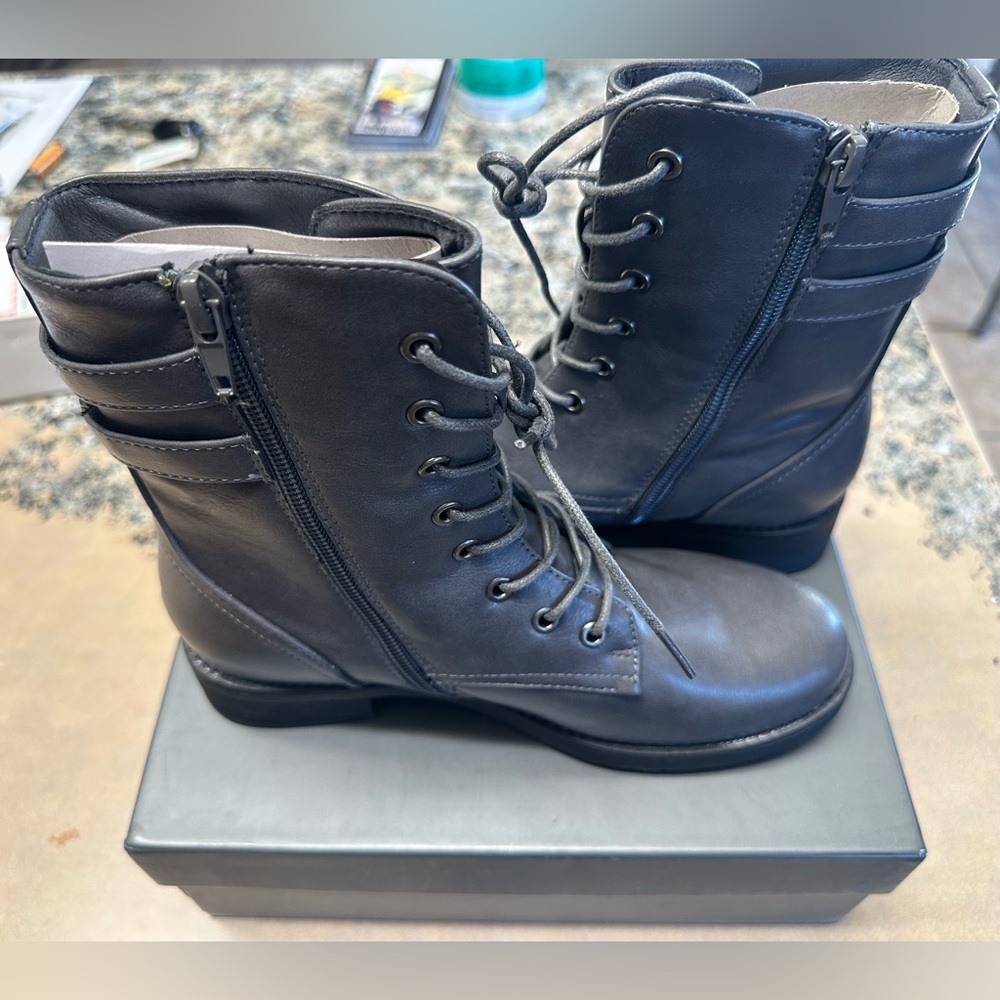 VJH Confort women’s 6 mid bootie- new
